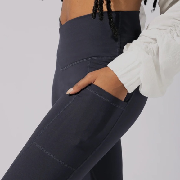 New POPFLEX Navy Crisscross Hourglass Leggings with Pockets - Smoky Navy - Picture 2 of 10